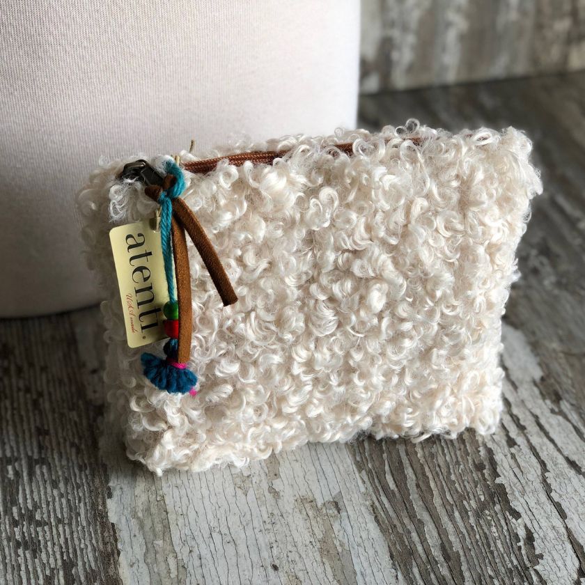 The Curly Cute pouch from Atenti bags