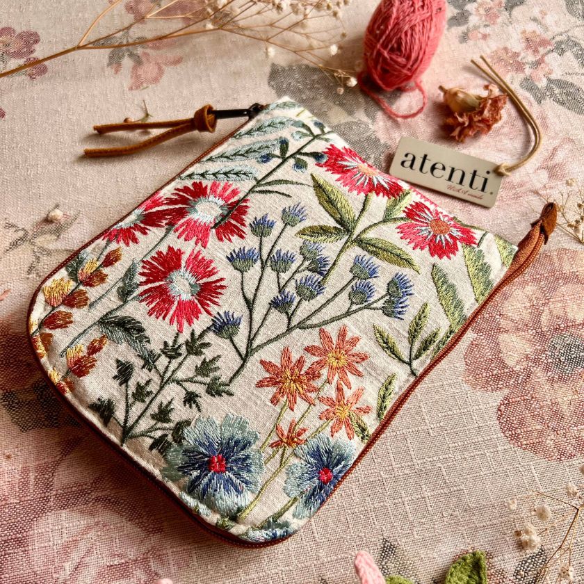 The Wildflower Needlecase to hold knitting needles by Atenti Bags