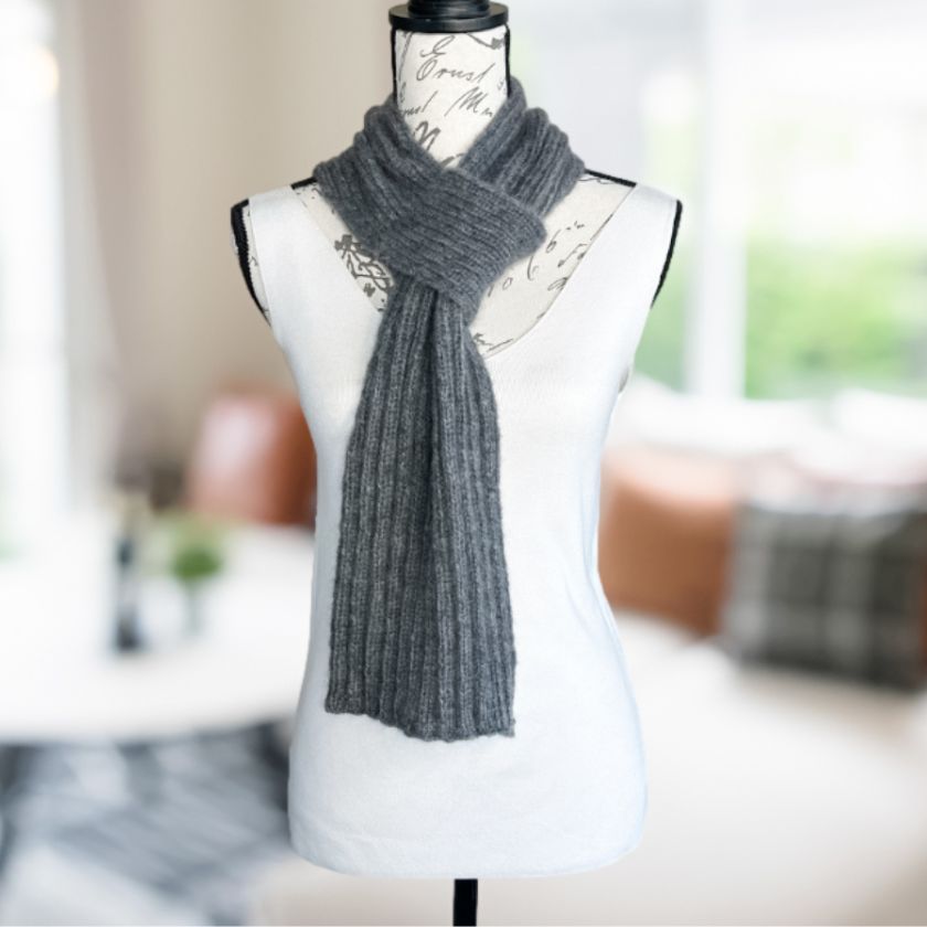 LariAaaht Scarf